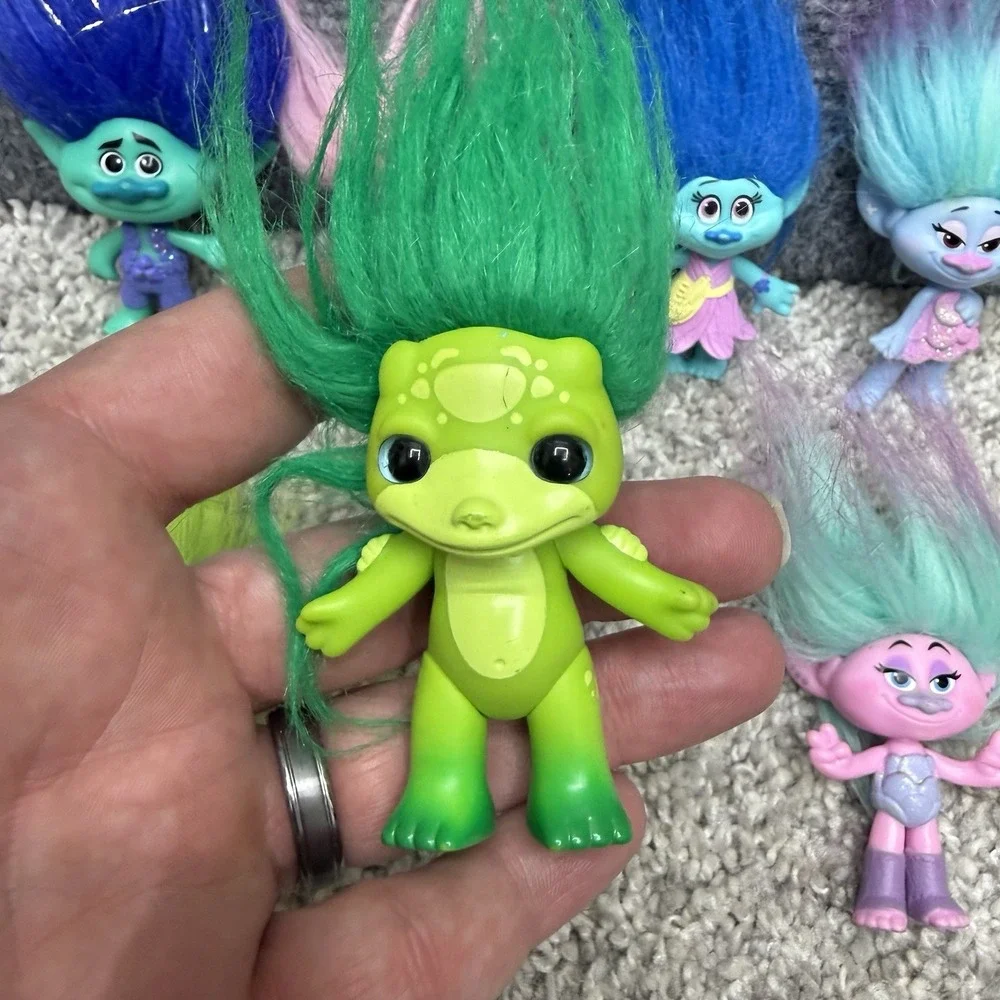 Dreamworks Trolls lot toy figures miniatures frog boy girl and other (READ)